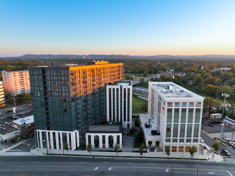 110 Murphy Ct, Nashville, TN à louer - Photo de l’immeuble – Image 2 sur 10
