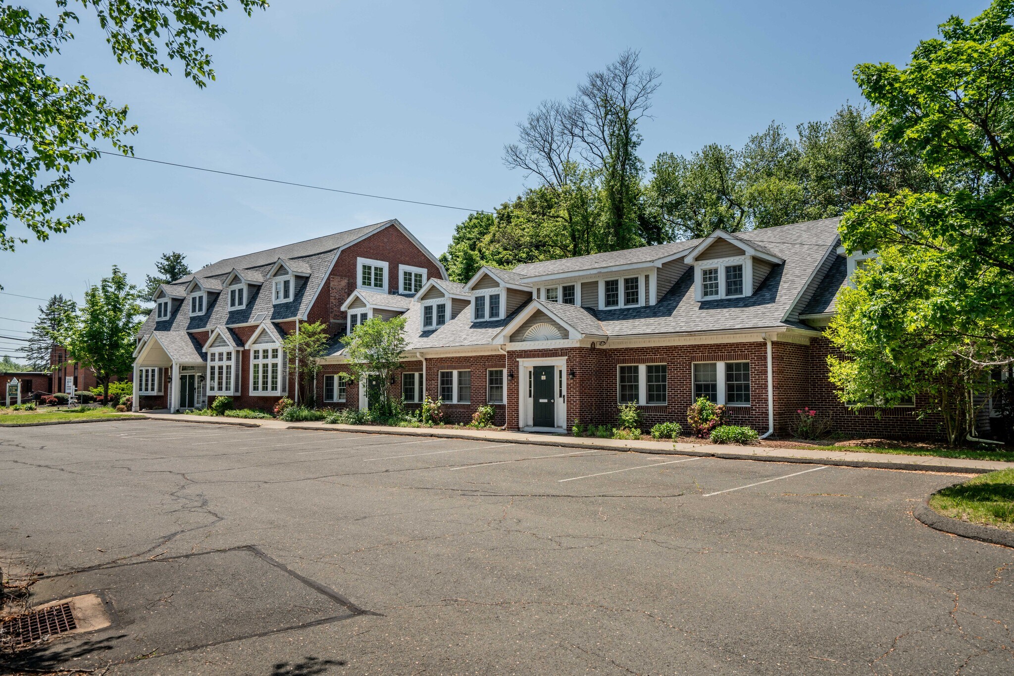 1170 Ellington Rd, South Windsor, CT à louer Photo de l’immeuble– Image 1 sur 19