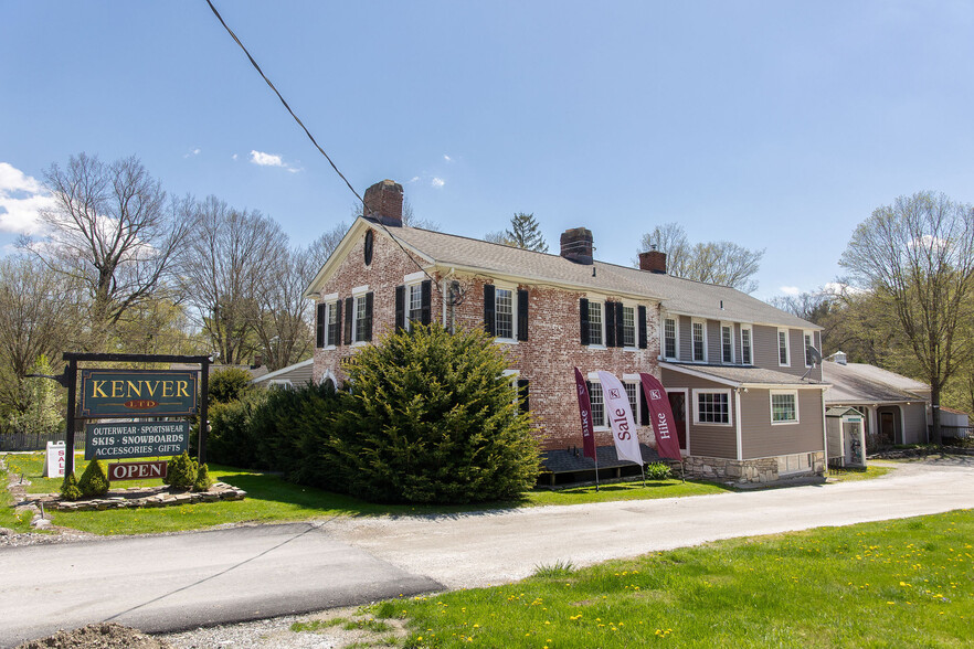 39 Main St, South Egremont, MA à vendre - Photo principale – Image 1 sur 58