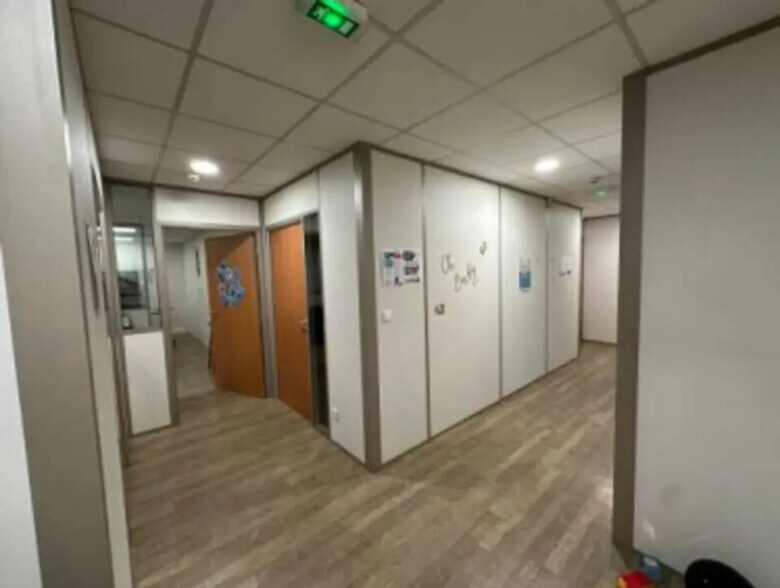Bureau dans Limas à louer - Photo de l’immeuble – Image 3 sur 3