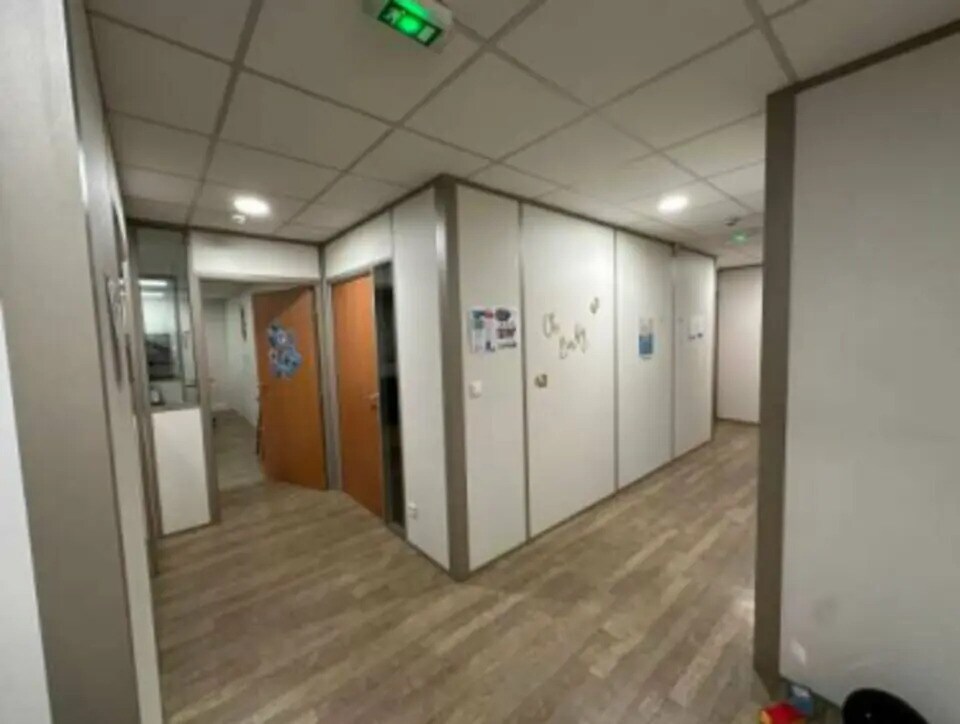 Bureau dans Limas à louer Photo intérieure– Image 1 sur 1