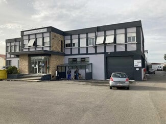 Plus de détails pour 34-36 Avenue Des Bruyères, Décines-Charpieu - Bureau, Local d'activités à louer