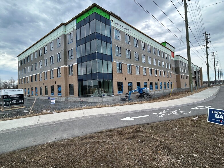 4085 Strandherd Dr, Ottawa, ON à louer - Photo de l’immeuble – Image 2 sur 2