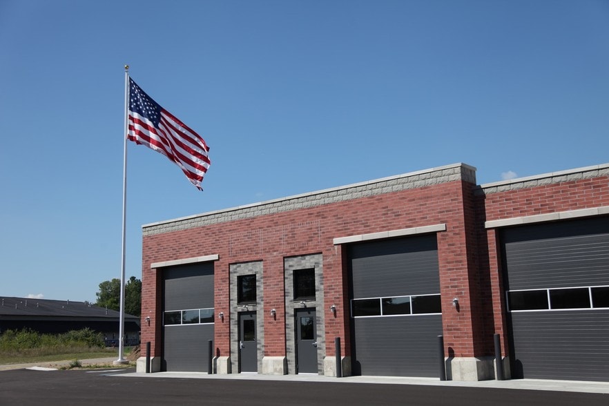 6588 Center Industrial Dr, Jenison, MI à louer - Photo de l’immeuble – Image 2 sur 8