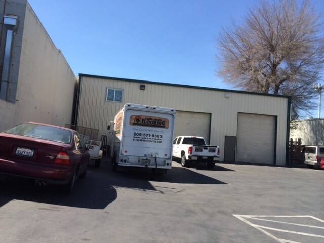 823 N Emerald Ave, Modesto, CA à louer - Photo de l’immeuble – Image 2 sur 11