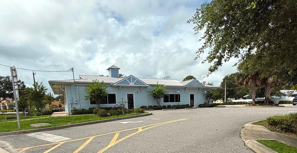 3670 S Ridgewood Ave, Port Orange, FL à louer - Photo de l’immeuble – Image 2 sur 15