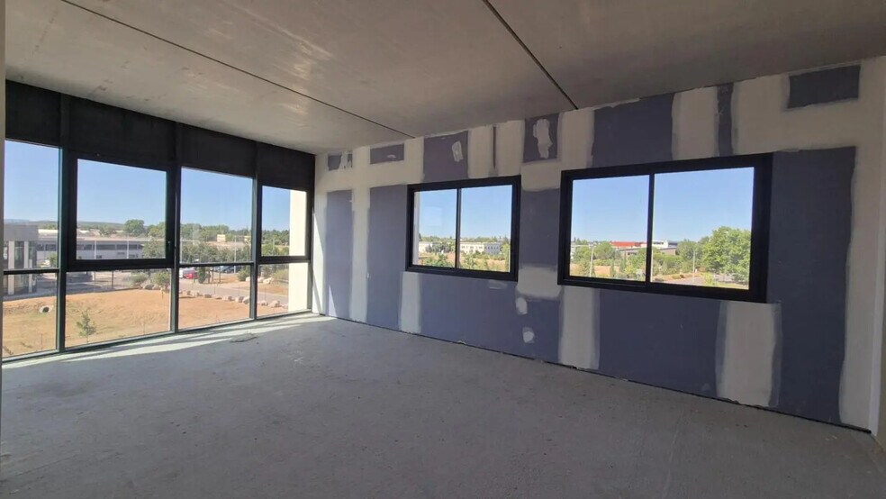 Bureau dans Avignon à vendre - Photo de l’immeuble – Image 3 sur 6