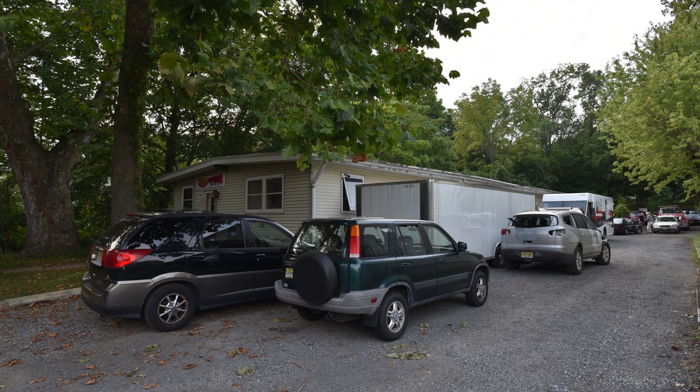 56 Model Ave, Hopewell, NJ à vendre - Photo de l’immeuble – Image 3 sur 23