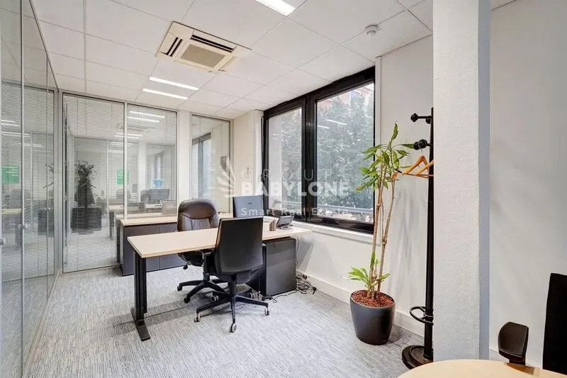 16 Rue Antonin Raynaud, Levallois-Perret à louer - Photo de l’immeuble – Image 2 sur 14