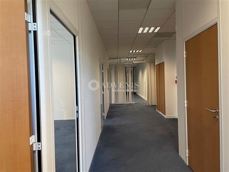 3 Boulevard Jean Moulin, Élancourt à louer - Photo intérieure – Image 3 sur 5