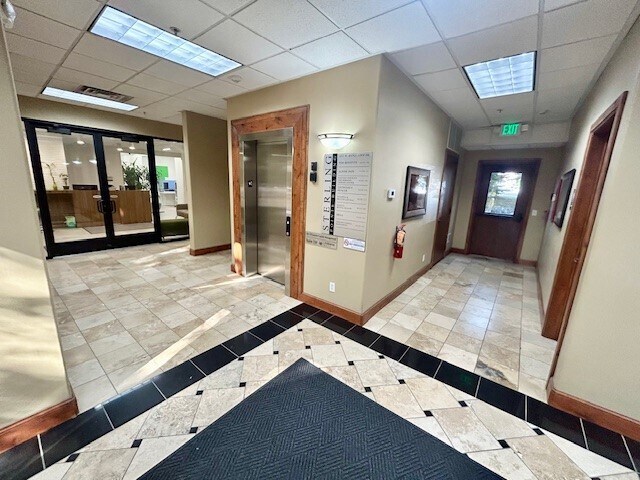 3051 W Maple Loop, Lehi, UT à vendre - Photo de l’immeuble – Image 2 sur 8