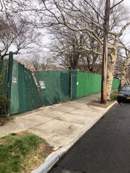 14517 Willets Point Blvd, Whitestone, NY à vendre - Photo de l’immeuble – Image 3 sur 8