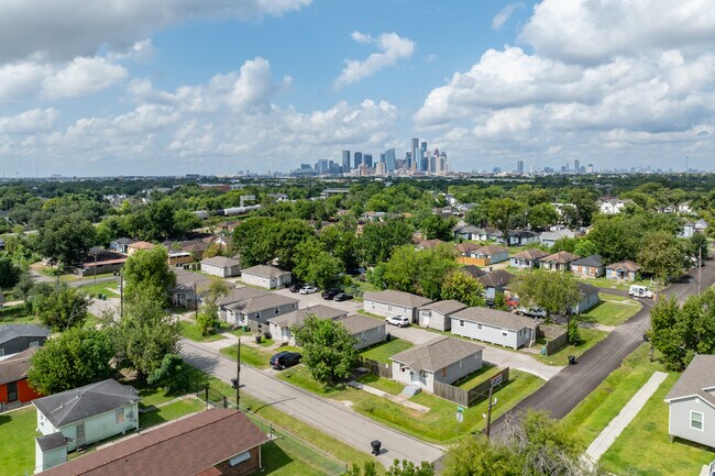 Plus de détails pour 3910 Campbell St, Houston, TX - Logement aux enchères