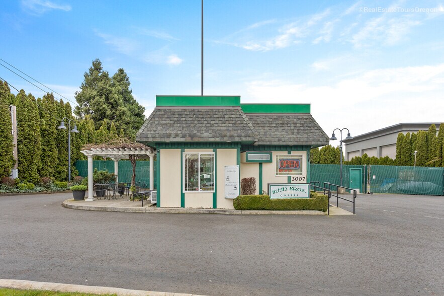 3007 NE 181st Ave, Portland, OR à vendre - Photo de l’immeuble – Image 3 sur 15