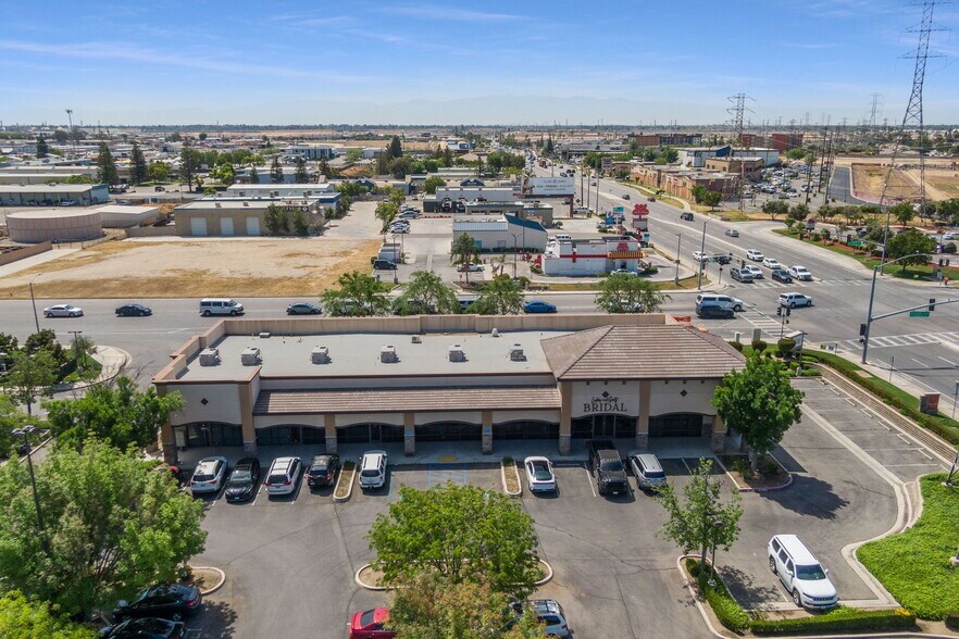 3820 Coffee Rd, Bakersfield, CA à vendre - Photo de l’immeuble – Image 1 sur 78