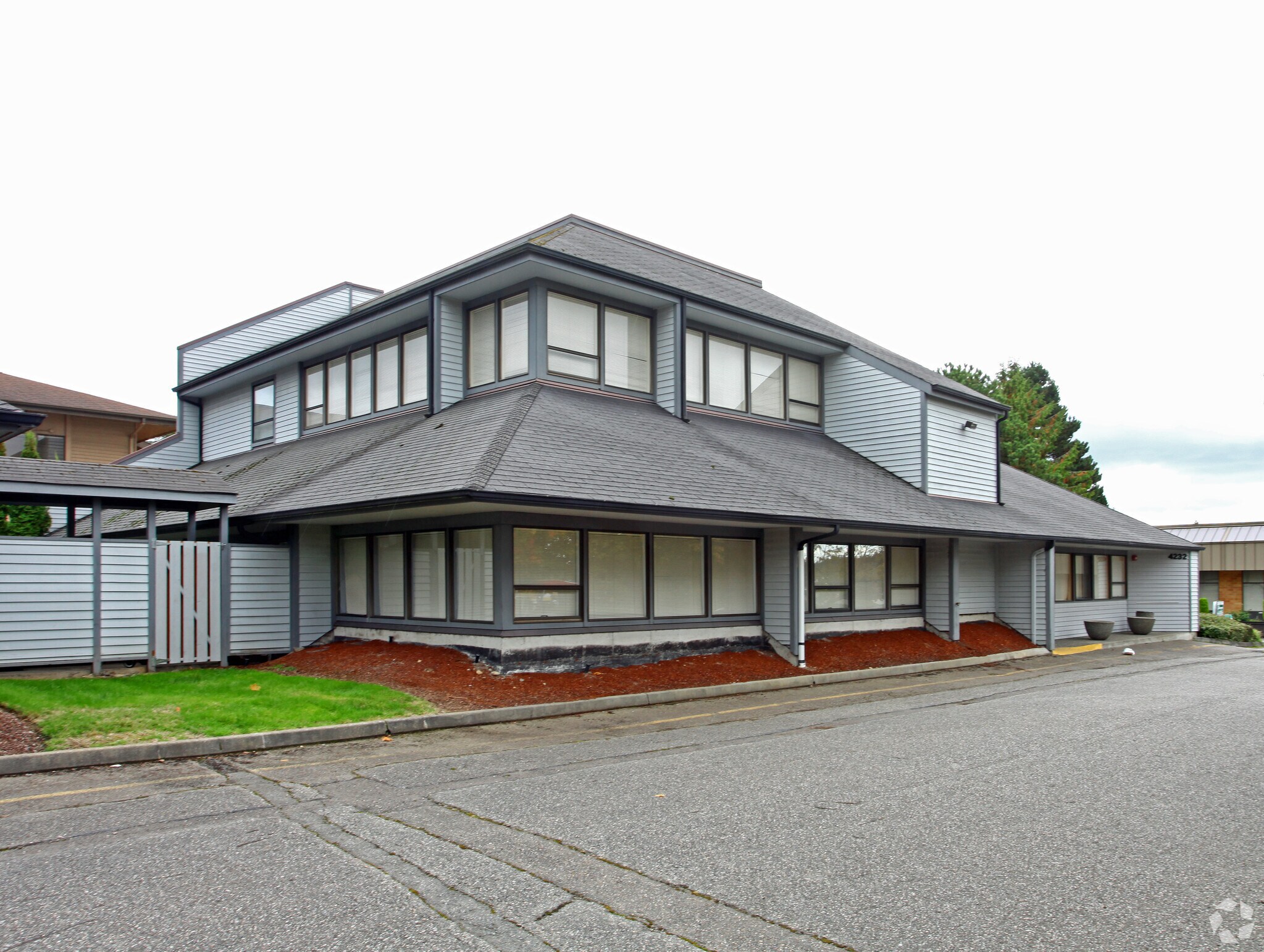 4230 198th St SW, Lynnwood, WA à louer Photo principale– Image 1 sur 6