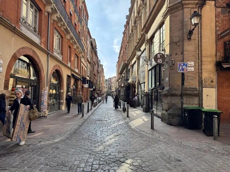 Local commercial dans Toulouse à louer - Photo de l’immeuble – Image 1 sur 1