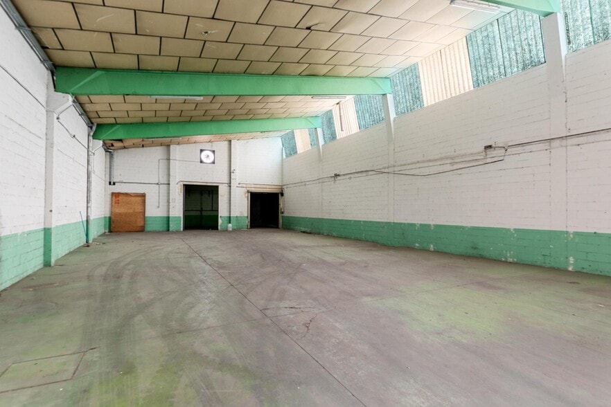 Industriel/Logistique dans San Fernando de Henares, Madrid à vendre - Photo de l’immeuble – Image 2 sur 10