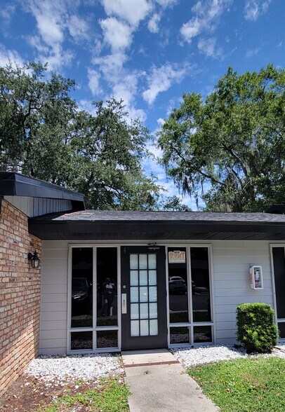 318 N John Young Pky, Kissimmee, FL à louer - Photo principale – Image 1 sur 8