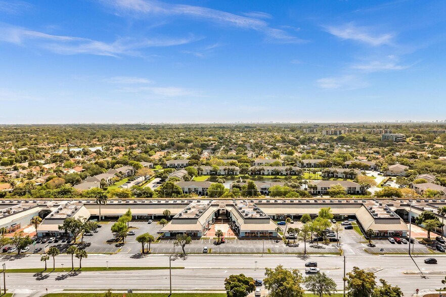 4412-4678 N University Dr, Lauderhill, FL à louer - Photo de l’immeuble – Image 3 sur 27