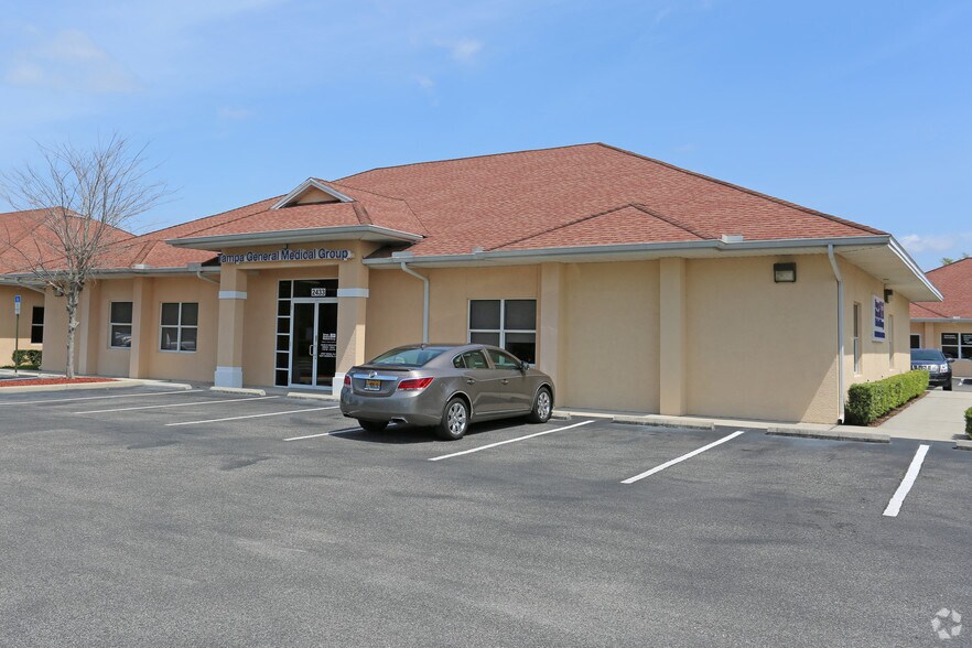 2439 Country Place Blvd, Trinity, FL à vendre - Photo principale – Image 3 sur 10