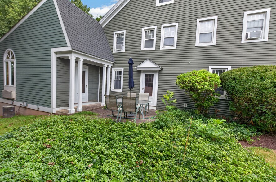 5 Waterville Rd, Farmington, CT à vendre - Photo de l’immeuble – Image 2 sur 9
