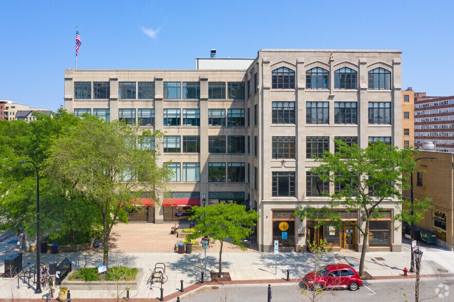 630 Davis St, Evanston, IL à louer - Photo de l’immeuble – Image 1 sur 5