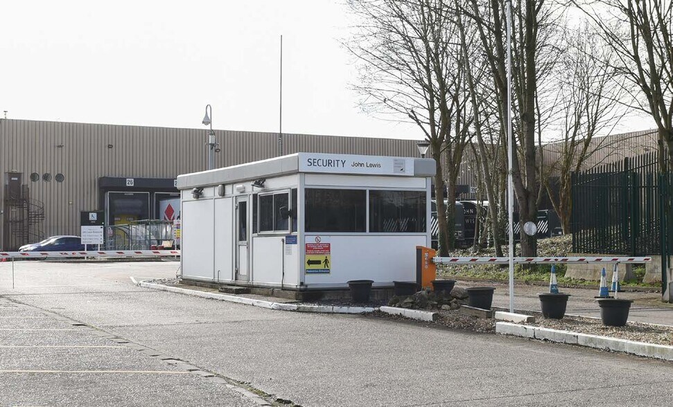 2 Yeomans Dr, Milton Keynes à louer - Photo de l’immeuble – Image 3 sur 8