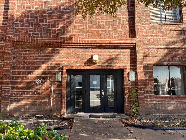 1520 G Avenue, Plano, TX à vendre - Photo de l’immeuble – Image 3 sur 5