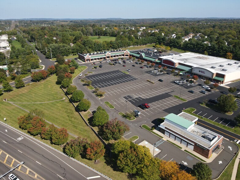 2395 York Rd, Jamison, PA à louer - Photo de l’immeuble – Image 3 sur 12