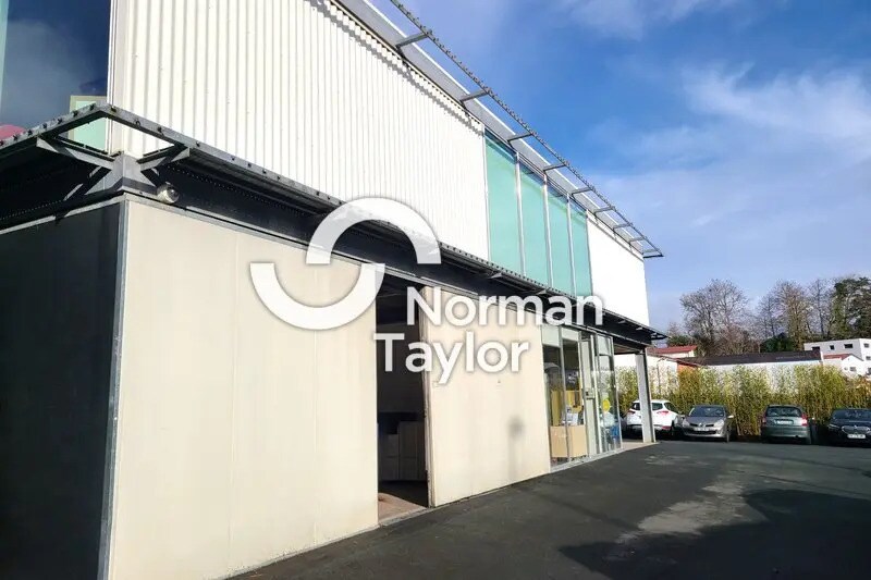 Local d’activités dans Biarritz à louer Photo de l’immeuble– Image 1 sur 8