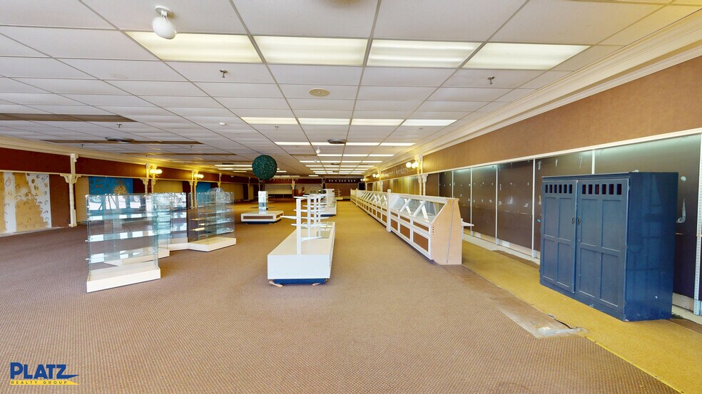 4317-4341 Kirk Rd, Youngstown, OH à louer - Photo de l’immeuble – Image 2 sur 20
