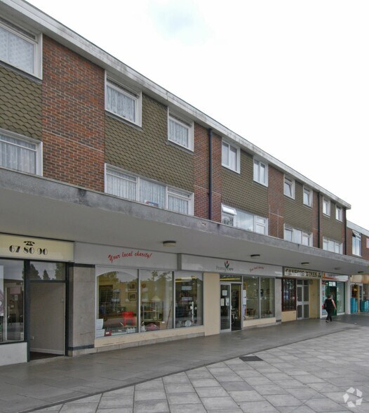 2-15 Adastral Sq, Poole à louer - Photo principale – Image 1 sur 5