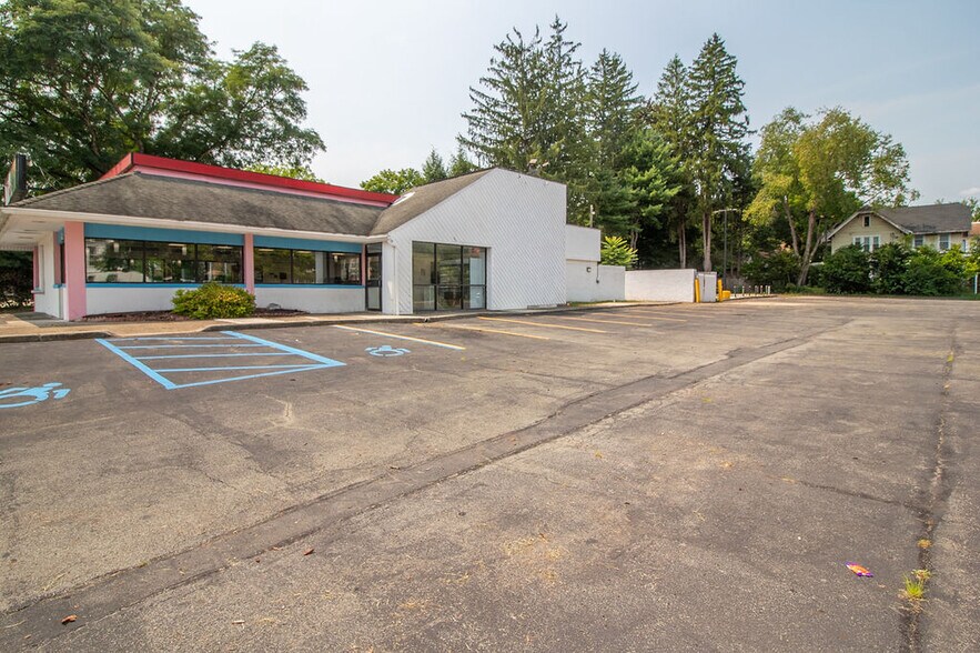 127 S Main St, Ellenville, NY à vendre - Photo de l’immeuble – Image 3 sur 116