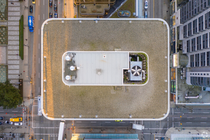 1090 W Georgia St, Vancouver, BC à louer - Photo de l’immeuble – Image 2 sur 5