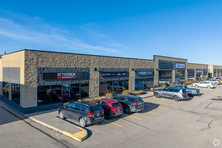 11979 40th St SE, Calgary, AB à louer - Photo principale – Image 1 sur 9