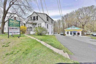 Plus de détails pour 235 Main St, New Paltz, NY - Logement à vendre