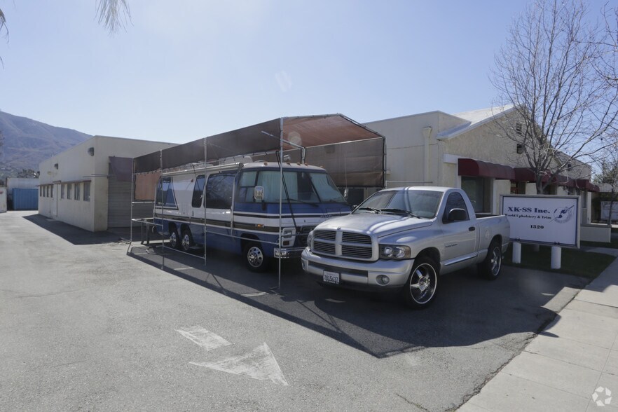 1320 E Main St, Santa Paula, CA à vendre - Photo de l’immeuble – Image 3 sur 6