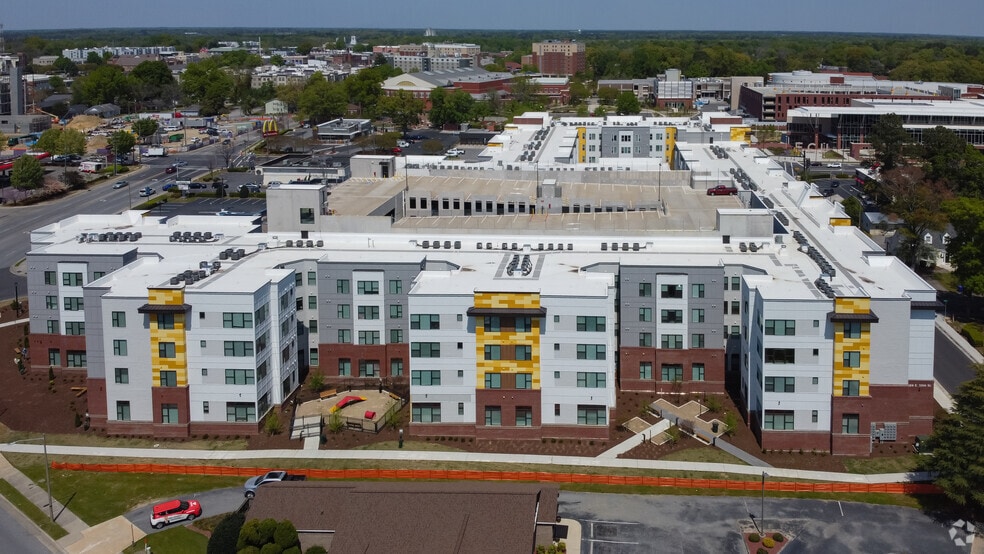 306 E 10TH St, Greenville, NC à louer - Aérien – Image 2 sur 37