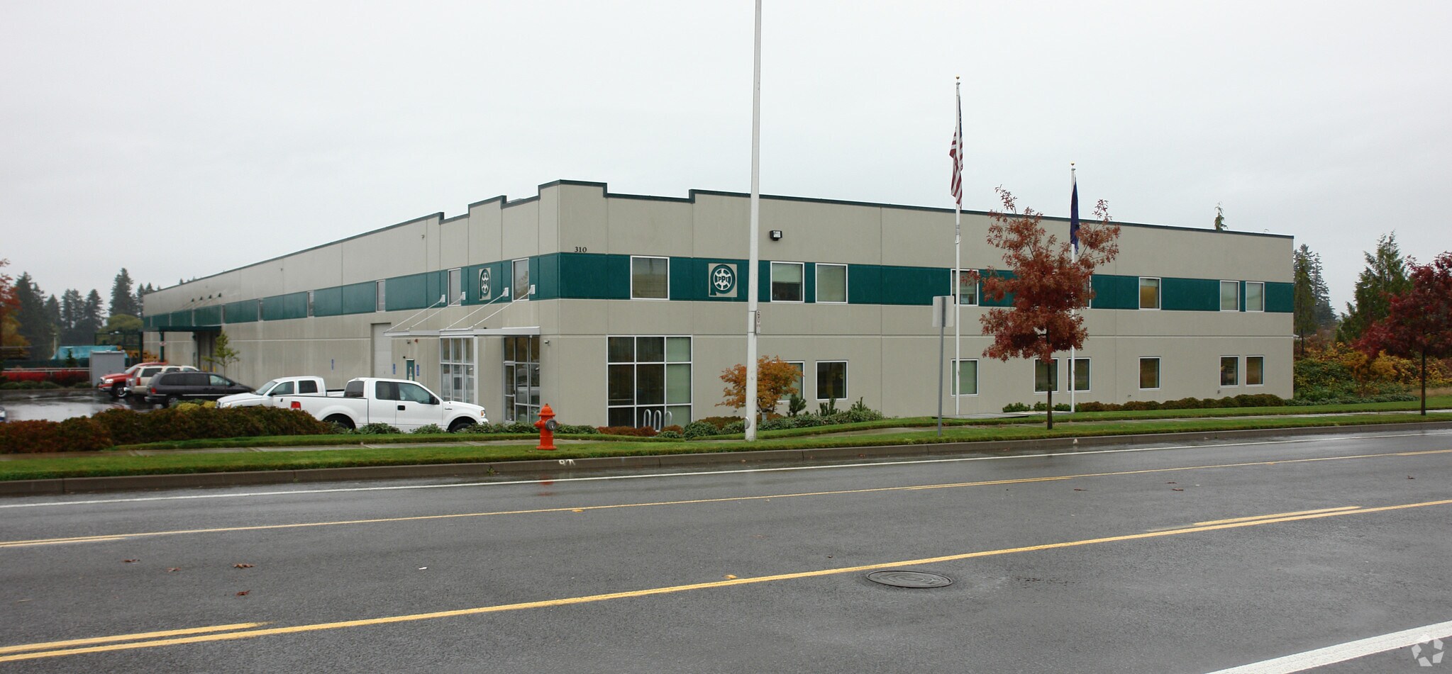 310 S Sequoia Pky, Canby, OR à vendre Photo de l’immeuble– Image 1 sur 7
