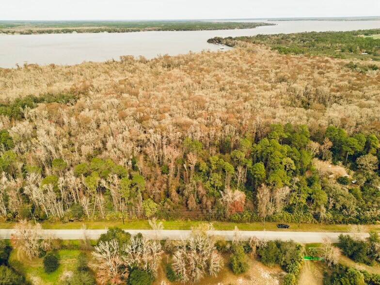 190 County 207A rd, East Palatka, FL à vendre - Photo de l’immeuble – Image 3 sur 5