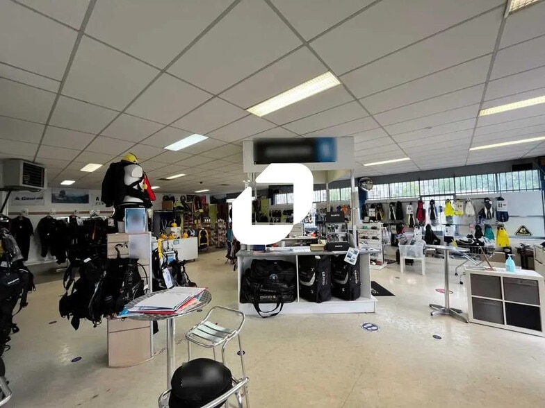Local commercial dans Mérignac à louer - Photo de l’immeuble – Image 3 sur 8