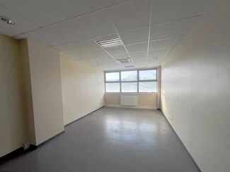Plus de détails pour 36 Avenue Salvador Allendé, Beauvais - Bureau à louer