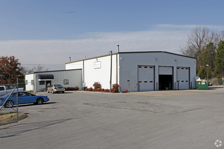 225 Fiberglass Dr, Mount Juliet, TN à louer - Photo principale – Image 1 sur 31