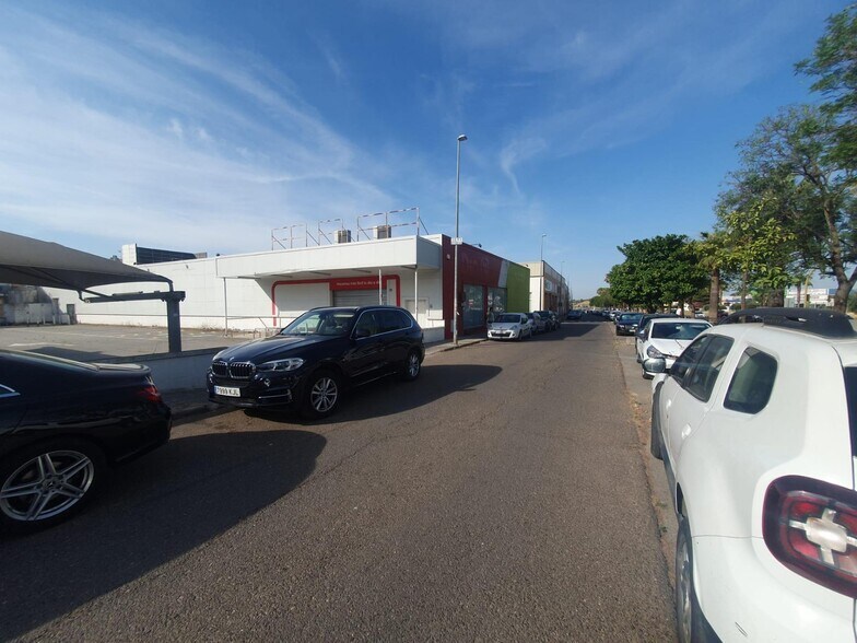 Local commercial dans Coria del Río, Sevilla à louer - Photo de l’immeuble – Image 2 sur 29