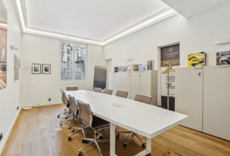 13 Rue Du Docteur Lancereaux, Paris, PAR 75008 - Lot 1 -  - Photo intérieure - Image 1 of 8