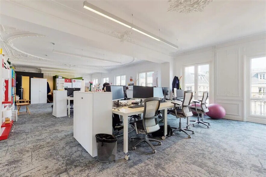 Bureau dans Paris à louer - Photo de l’immeuble – Image 2 sur 9