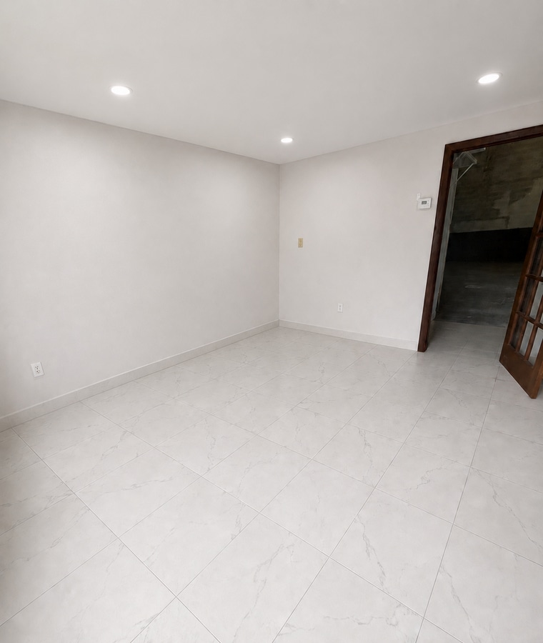 8012-8076 W 21st Ave, Hialeah, FL 33016 - Lot 10 - - Photo intérieure - Image 2 of 2