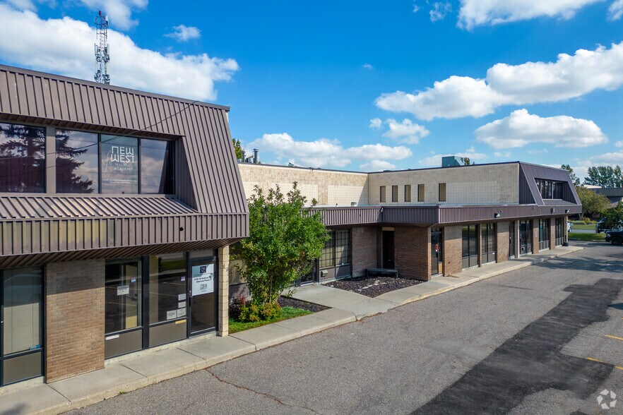 2180-2204 39th Ave NE, Calgary, AB à louer - Photo de l’immeuble – Image 1 sur 5