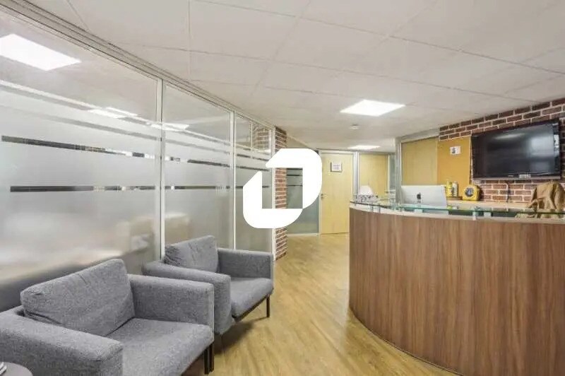 Bureau dans Suresnes à louer Photo de l’immeuble– Image 1 sur 9